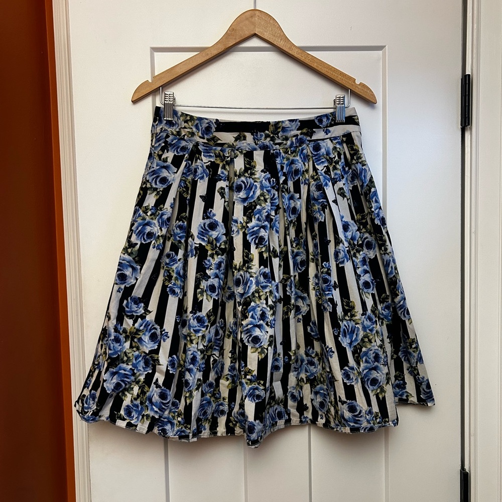NWOT Medium Cotton Skater Swing Skirt